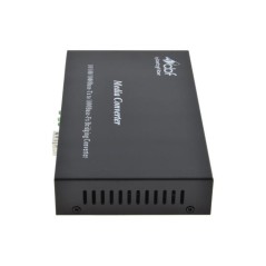 Media convertor 4 porturi 10/100/1000BASE-TX + 1 port gigabit SFP - 4